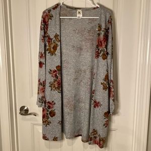 Sew in Love gray/floral cardigan size small. Excellent used condition
